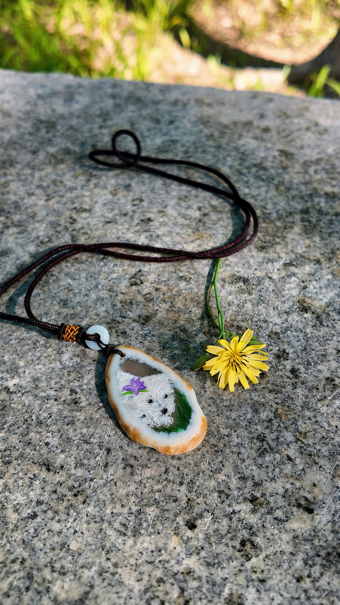 Custom Healing Agate Pet Portrait Necklace – Hand-Painted & Waterproof
