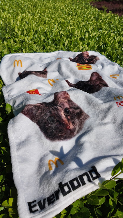 Custom “MeowDolnad” Pet Face Fleece Blanket – Soft & Cozy Personalized Cat or Dog Throw